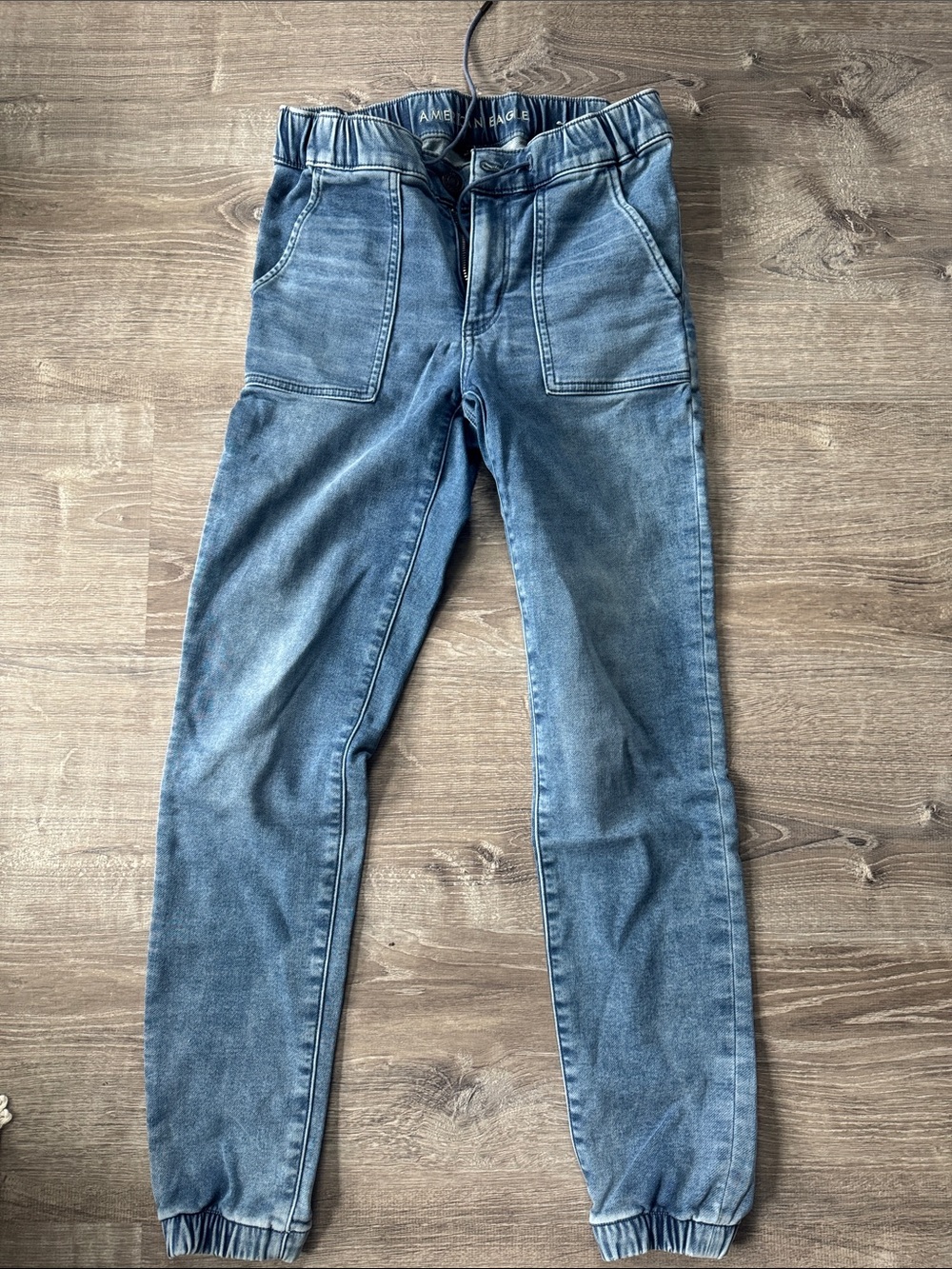 American Eagle Outfitters women’s Light Blue Relaxed Jogger Jeans